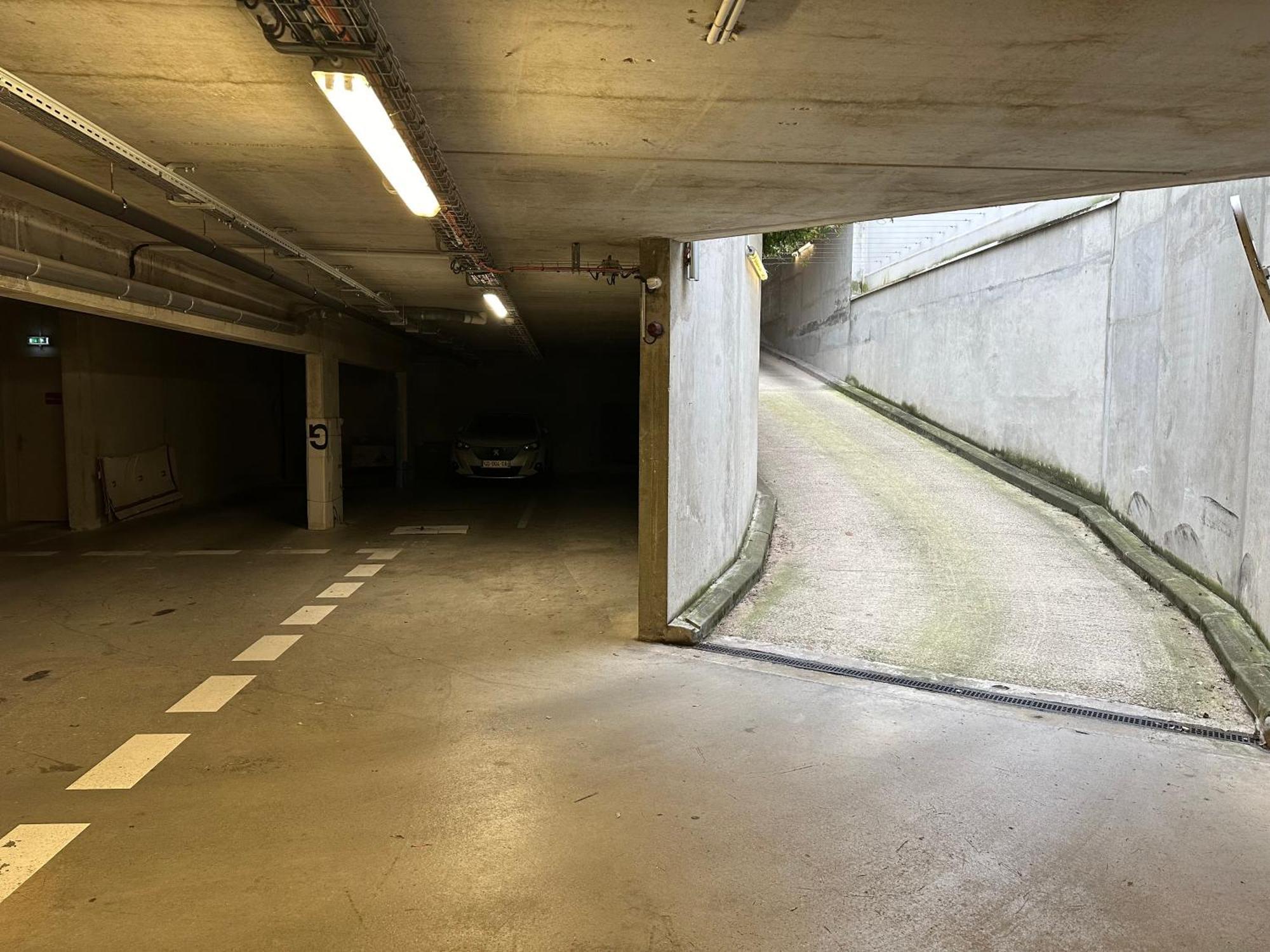 So Guest- Pepite De Charme Proche Cathedrale, Climatisation Parking Apartamento Reims Exterior foto
